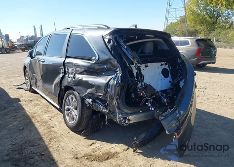 2025 Toyota Sienna Xle z USA, uszkodzony, nr VIN 5TDYSKFC0SS198833